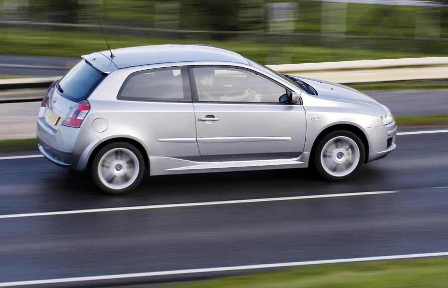  Fiat Stilo 3-Door 2004 года  (UK) (фото 9 из 10)